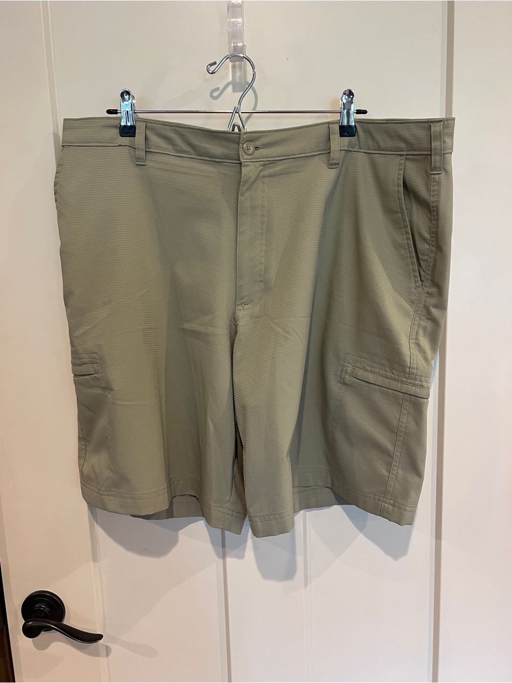 Champion Men's Tan Cargo Shorts